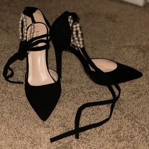 Black point toe heels